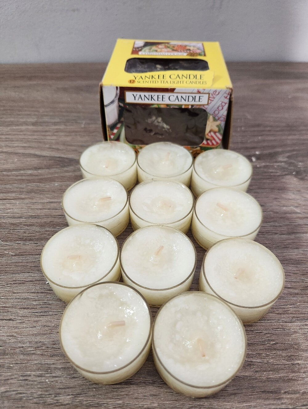 Yankee Candle Tea Light CHRISTMAS COOKIE - Box of 11 - .35 oz